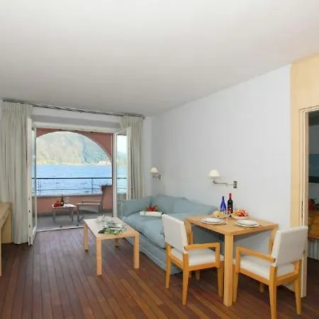 Sleeps 2 Pool Apartment